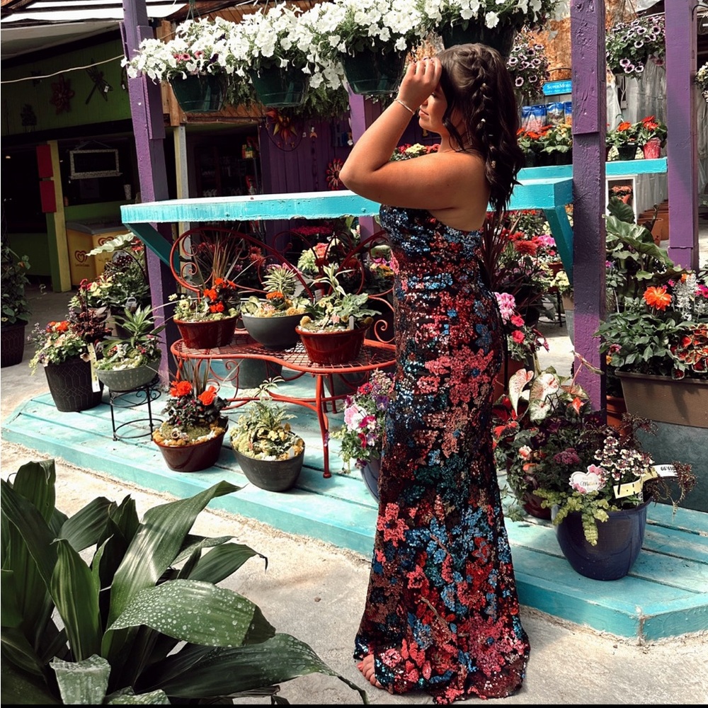 FLORAL PROM DRESS - Picture 5 of 5